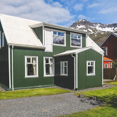 Dulluhus - Apartments By Aldan Seyðisfjörður Buitenkant foto