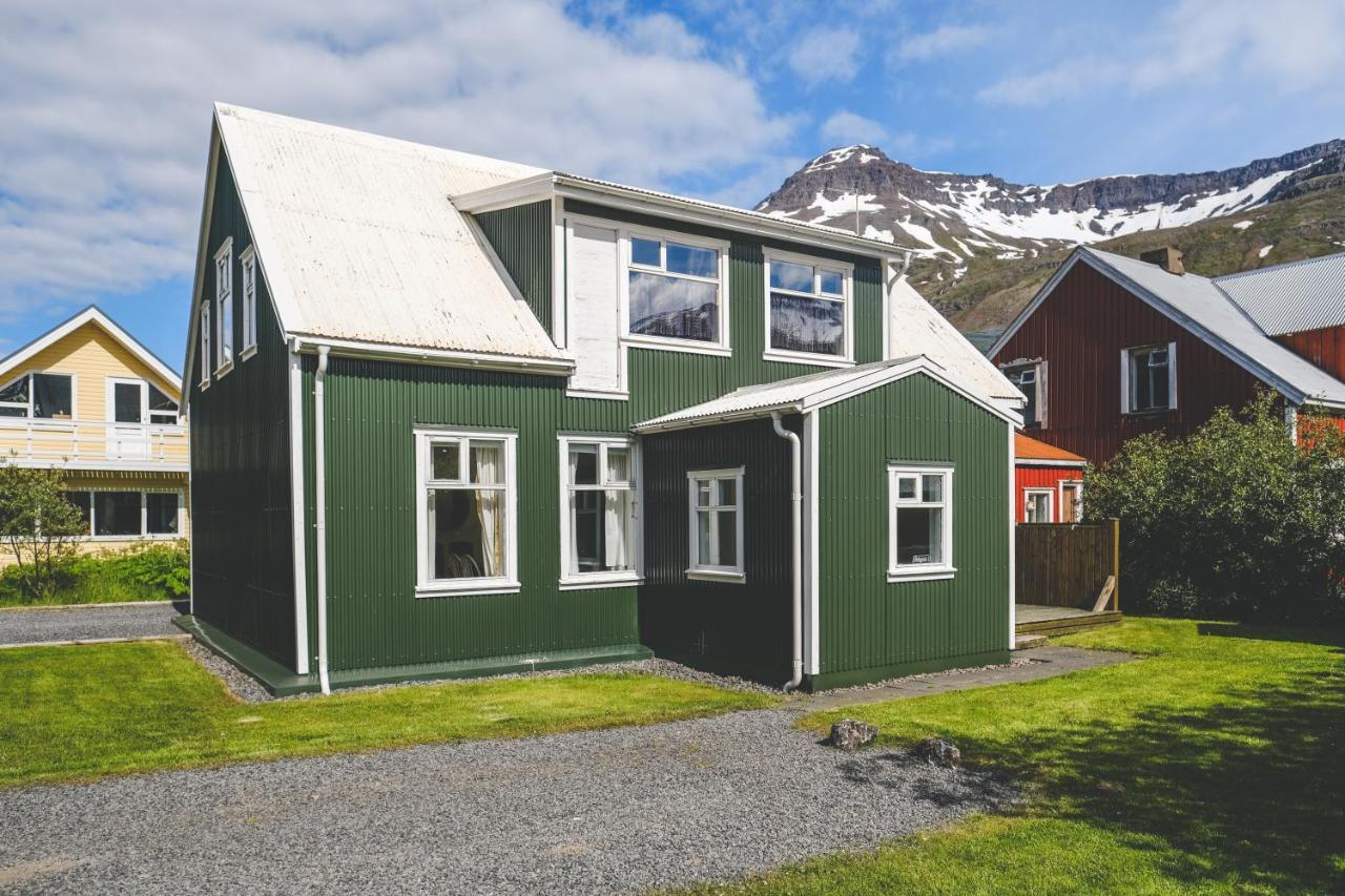 Dulluhus - Apartments By Aldan Seyðisfjörður Buitenkant foto
